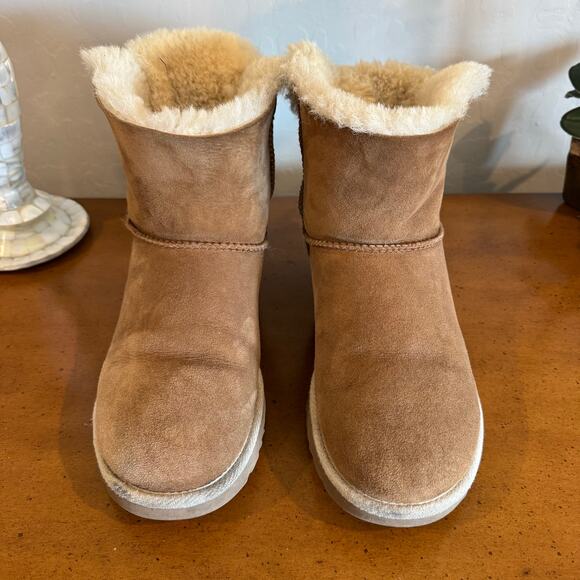 UGG Australia Classic Short Chestnut Shearling Boots – Size 10 US / 41 EU - Picture 2 of 8